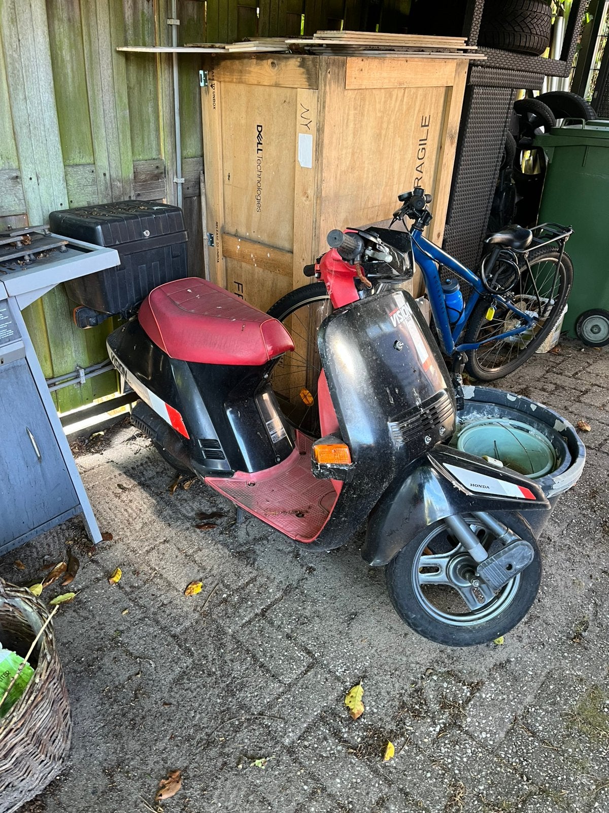 Te koop Honda Vision 1986 - 6500 km stand, Fietsen en Brommers, Scooters | Overige merken, Ophalen of Verzenden, Gebruikt, Benzine