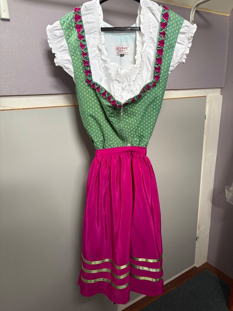 Dirndl  oktoberfest maat 44, Steindel, Ophalen of Verzenden, Nieuw