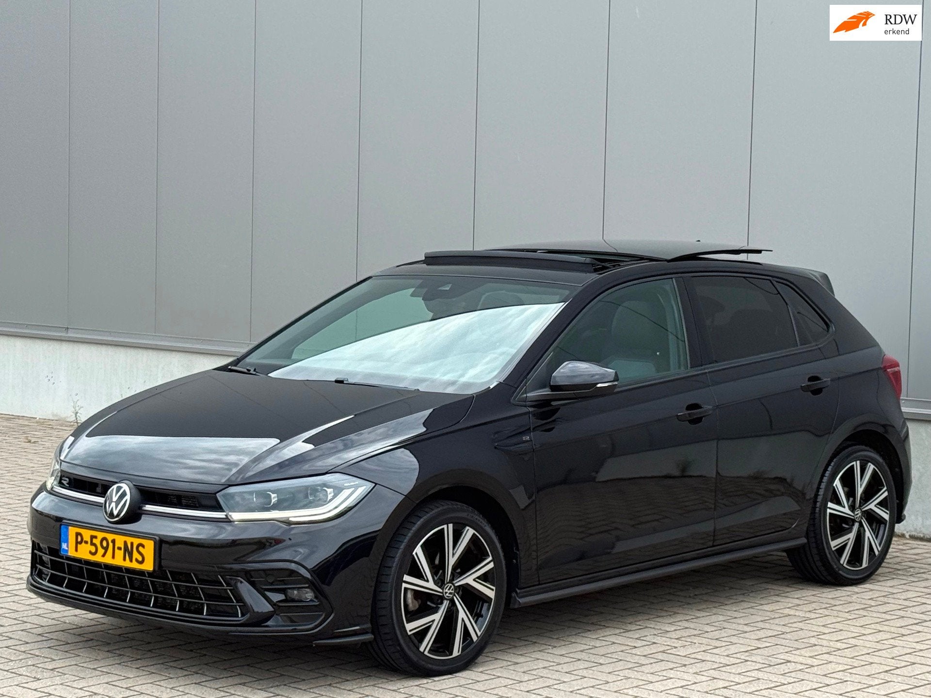 Volkswagen Polo 1.0 TSI R-Line PANO IQ light vol opties, Auto's, Gebruikt, Bedrijf, 600 kg, 1100 kg