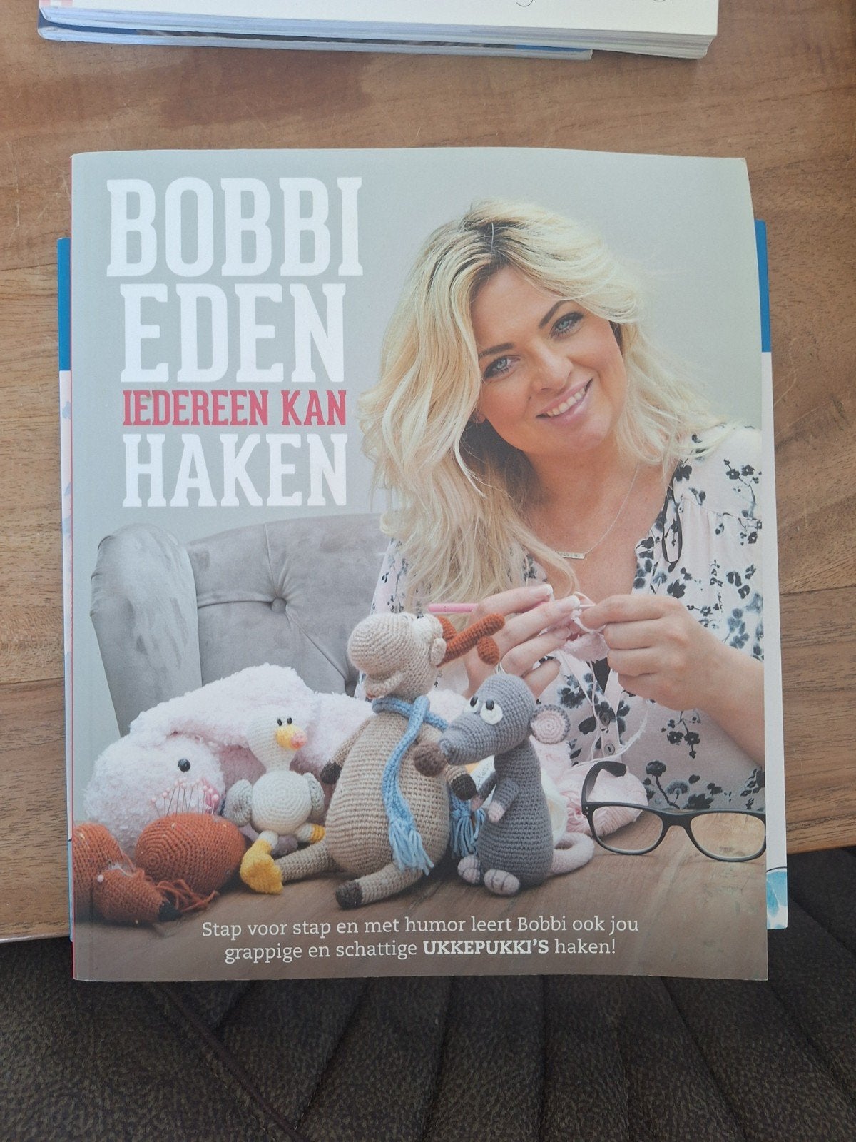 Bobbi Eden: Iedereen Kan Haken - Boek met haakpatronen, Ophalen of Verzenden, Zo goed als nieuw, Haken, Patroon of Boek