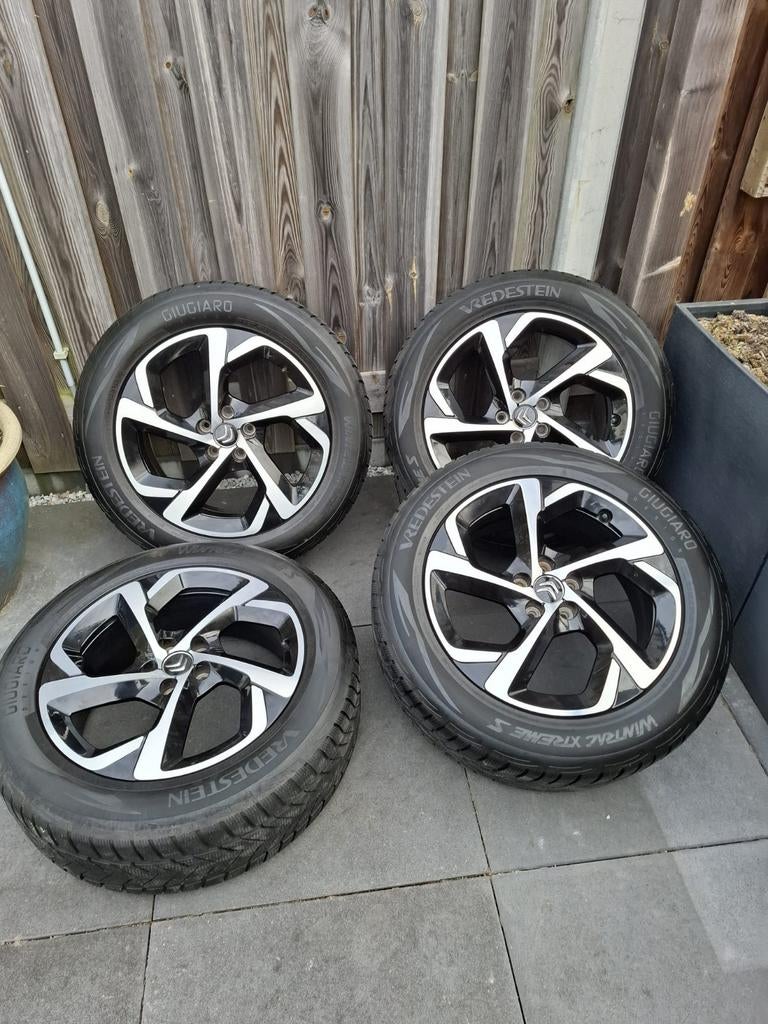Lichtmetalen velgen 18 inch met Vredestein winterbanden, Auto-onderdelen, Banden en Velgen, Ophalen, 18 inch, Velg(en), Winterbanden