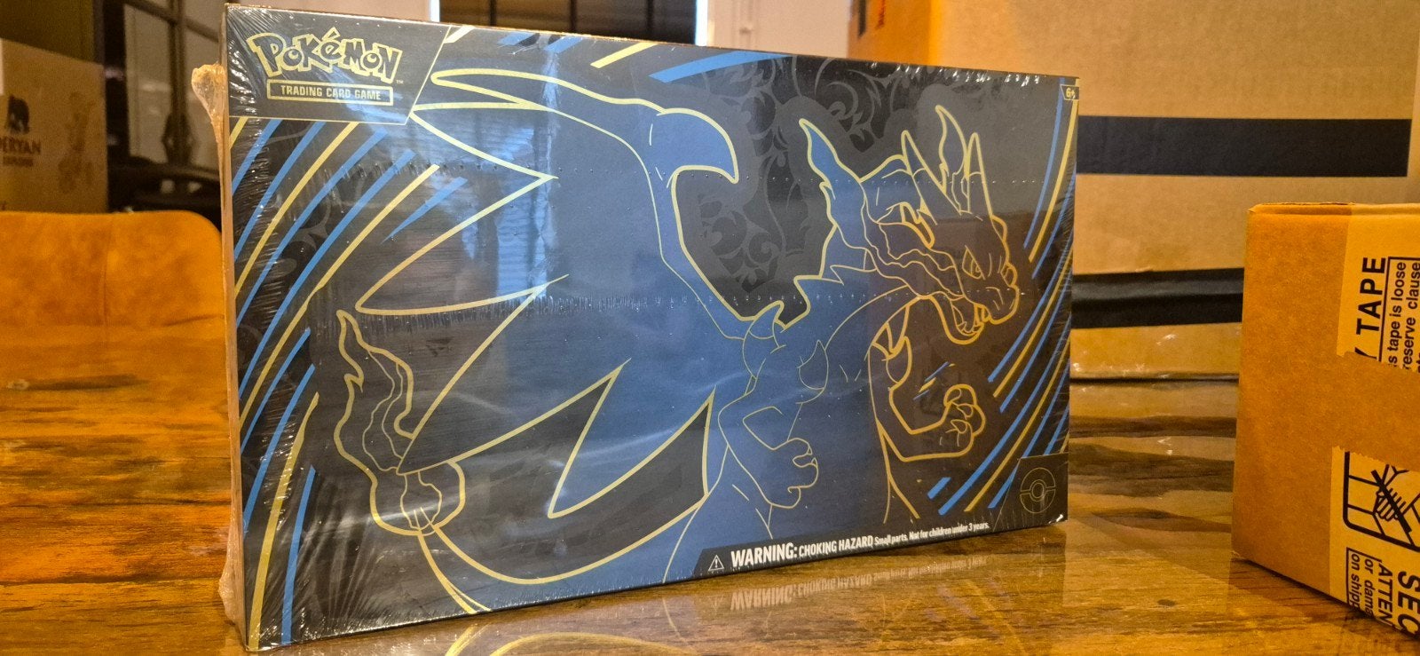 Pokémon Ultra-Premium Collection Charizard UPC, Ophalen of Verzenden, Nieuw, Overige typen