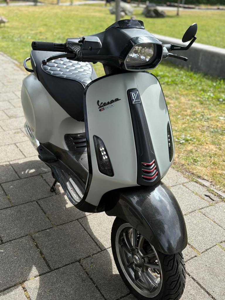Vespa sprint - 2t 70cc - carbon - vers!, Fietsen en Brommers, Scooters | Vespa, Gebruikt, Overige modellen, Maximaal 45 km/u, Benzine