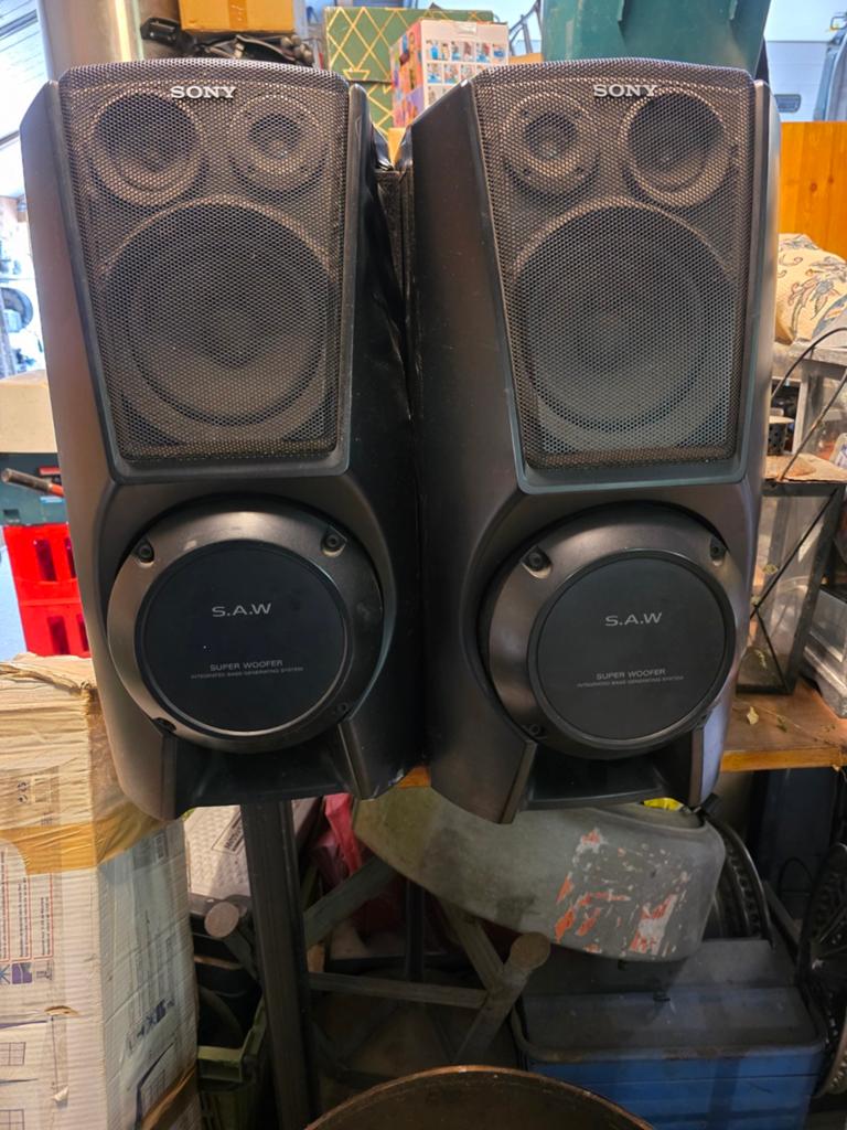 Sony speakers - werkend, lichte schade aan één, Z, Gebruikt, Z, Z
