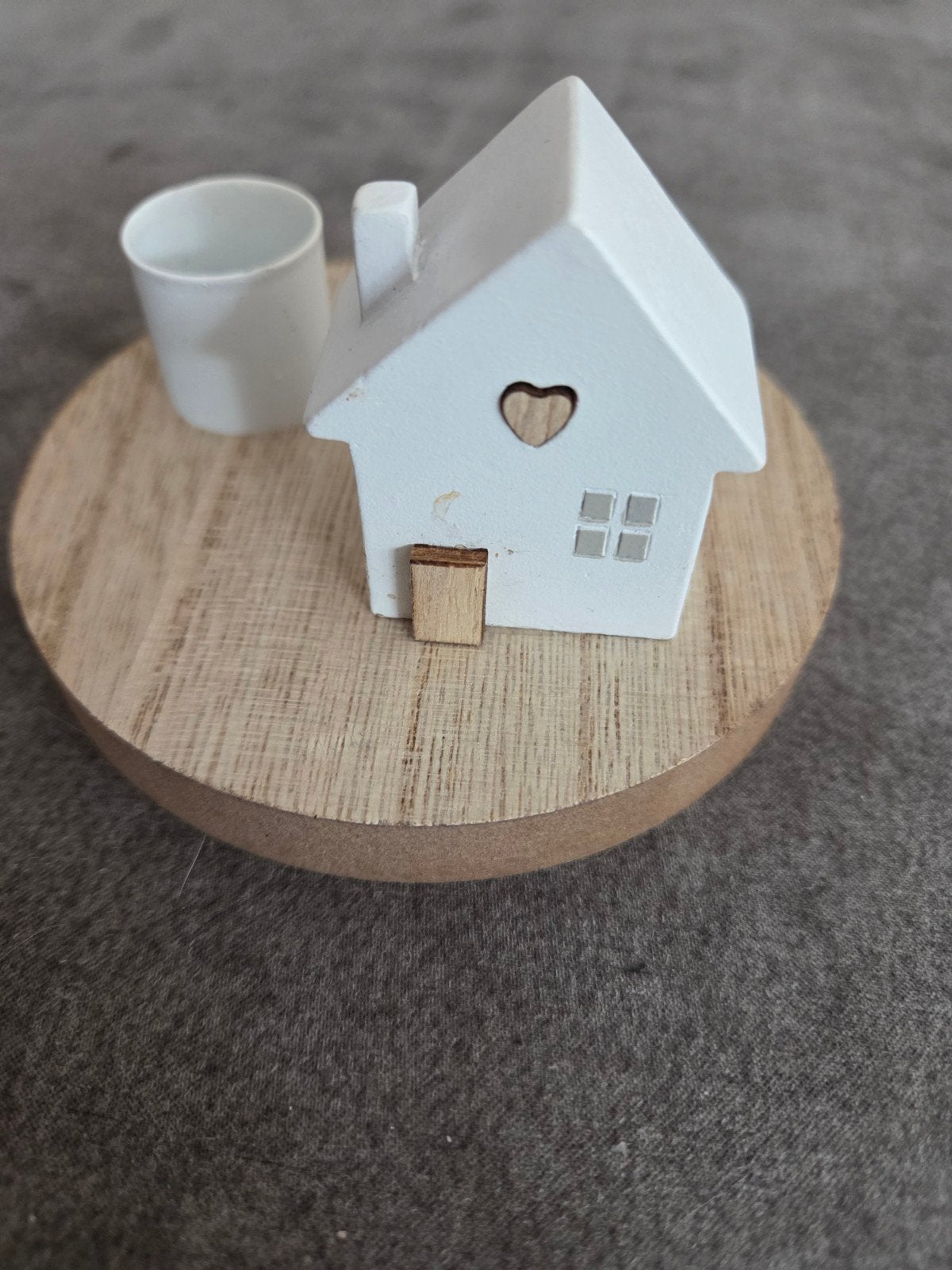 Leuke kaarshouder in de vorm van een huisje, Waxinelichthouder, Ophalen of Verzenden, Zo goed als nieuw, Hout