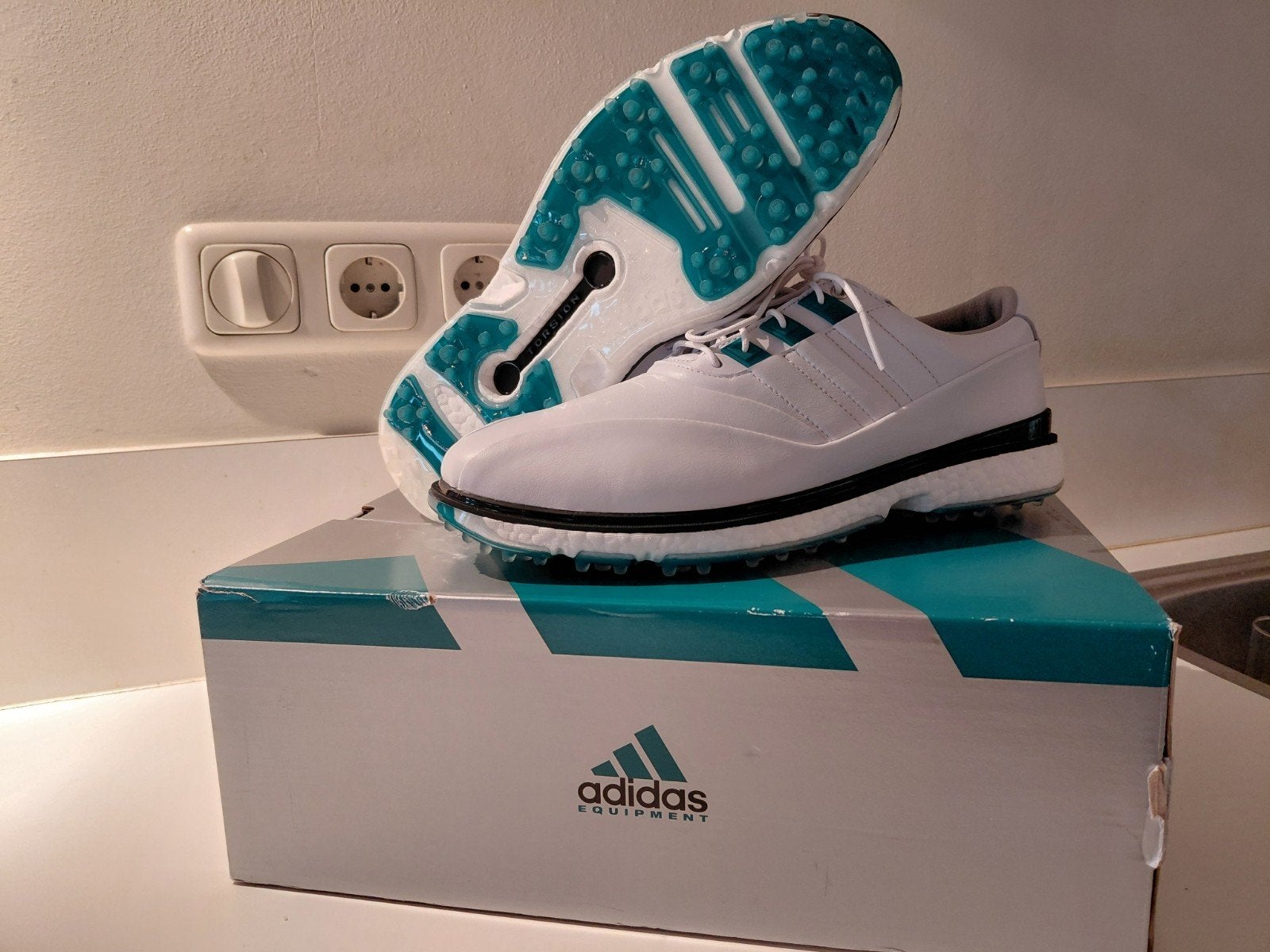 Adidas equipment 93 golfschoenen (NIEUW!) maat 43 1/3, Ophalen of Verzenden, Nieuw, Schoenen, Overige merken
