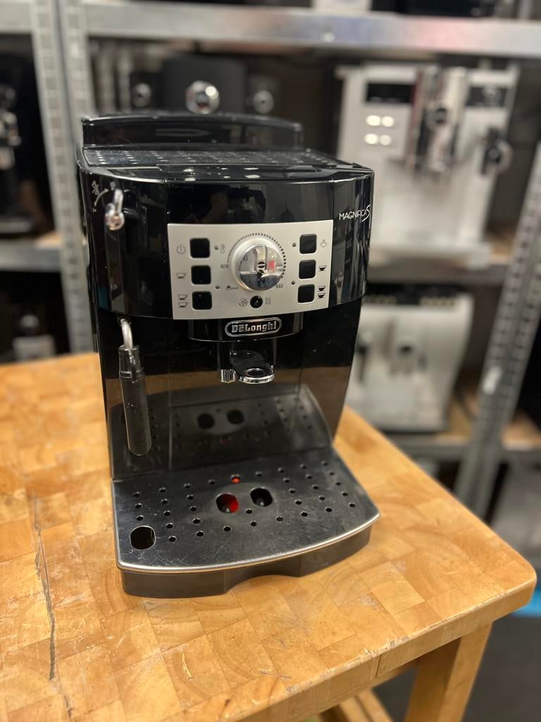Delonhi magniffica s, Witgoed en Apparatuur, Koffiezetapparaten, Info@delonghi.com, Koffiemachine, Ophalen of Verzenden, Zo goed als nieuw
