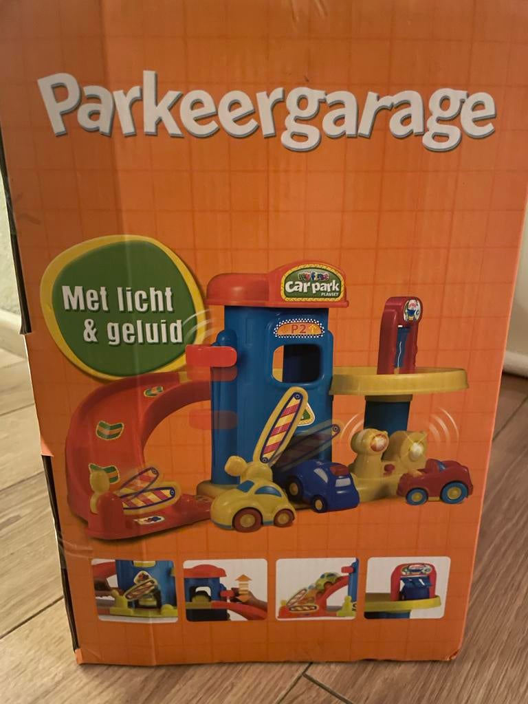 Parkeergarage met licht en geluid, Ophalen, Nieuw, Jongen