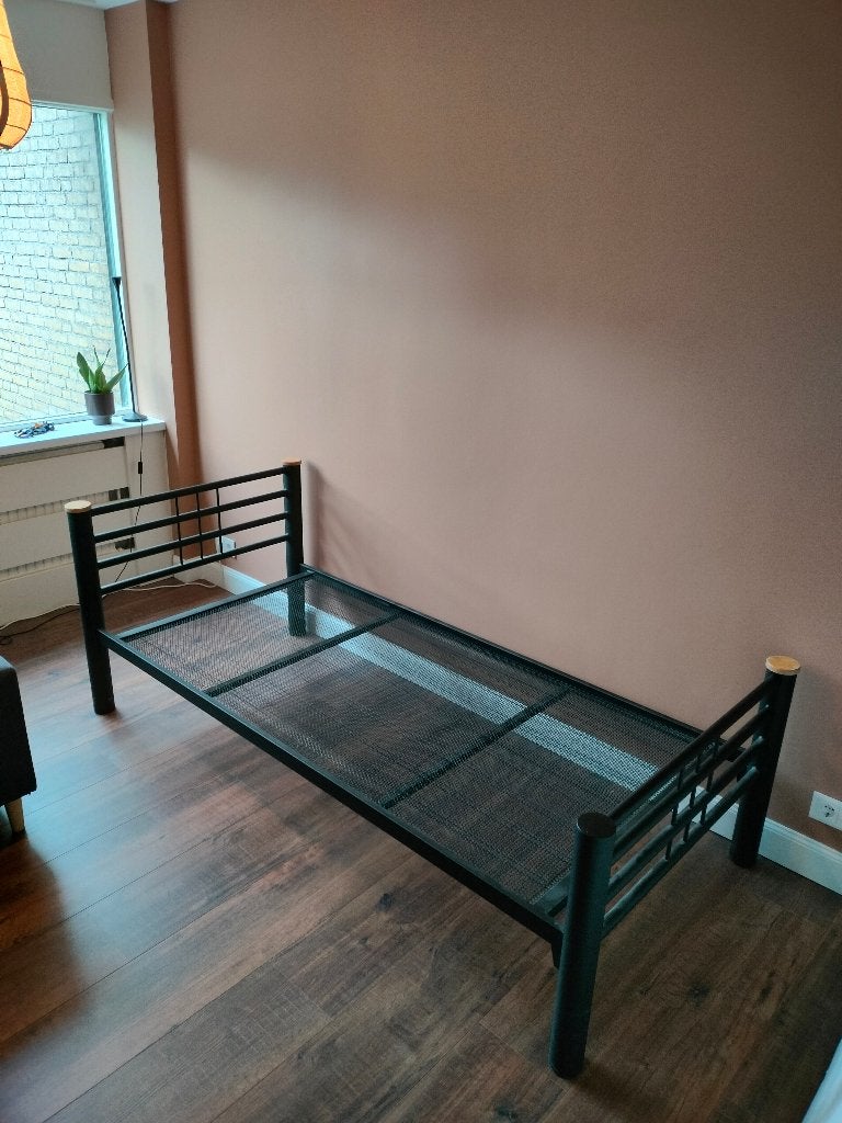 Bedframe 90X200, Huis en Inrichting, Ophalen, 90 cm, Eenpersoons, Zwart