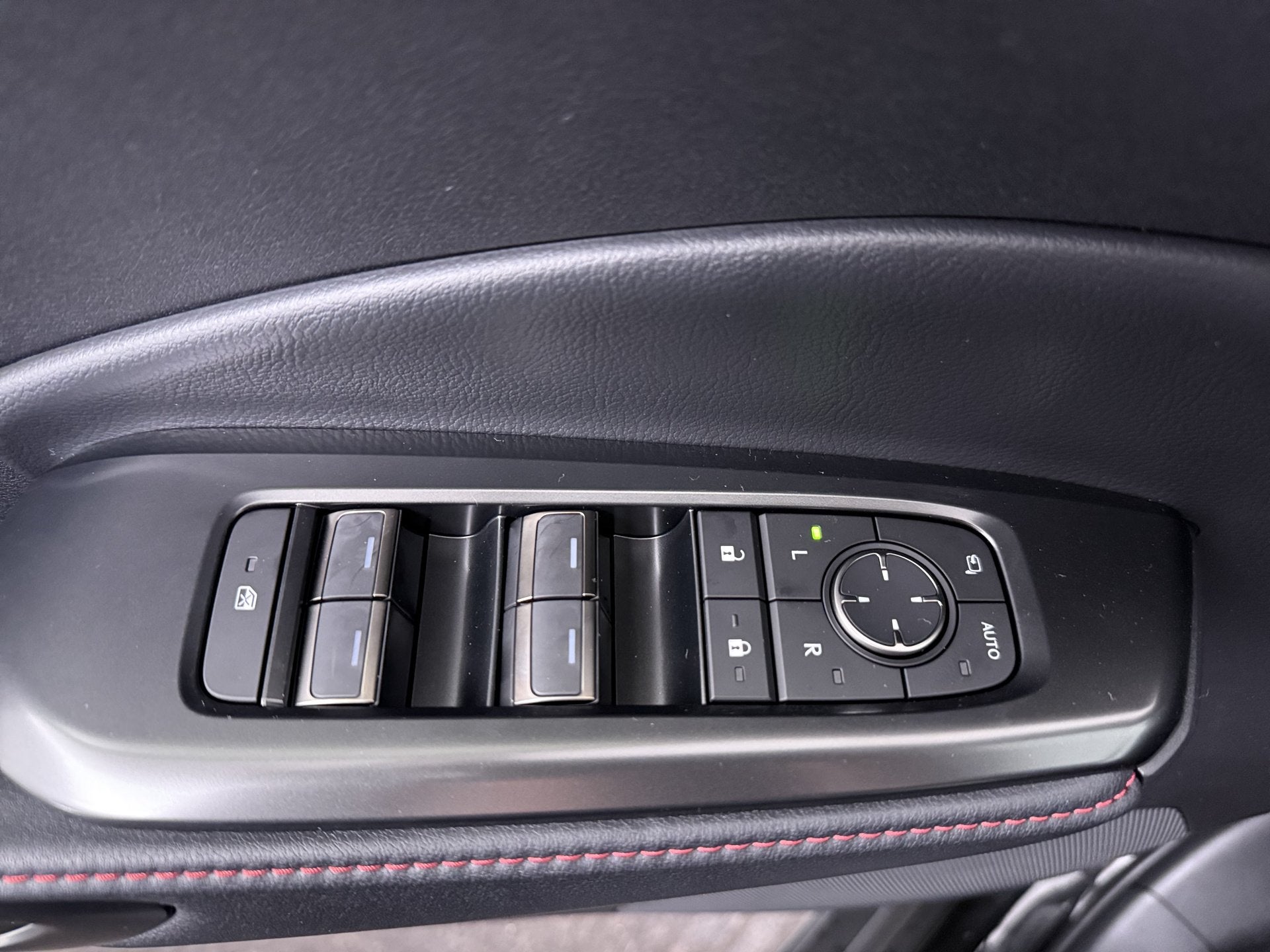 Lexus LBX Elegant 2WD | Navigatie | (bj 2026, automaat), Auto's, 12 maanden, 136 pk, Zwart, Bedrijf