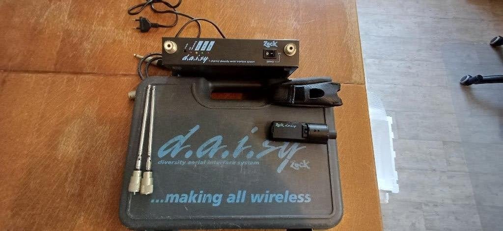 Zeck d.a.i.sy  draadloze microfoon of gitaar verbinding., Ophalen of Verzenden, Gebruikt, Audio