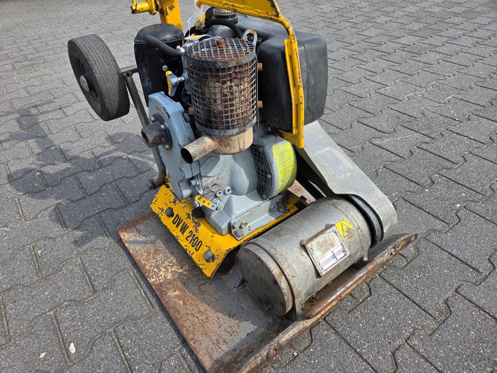 Trilplaat Revo DVW 2100, Ophalen