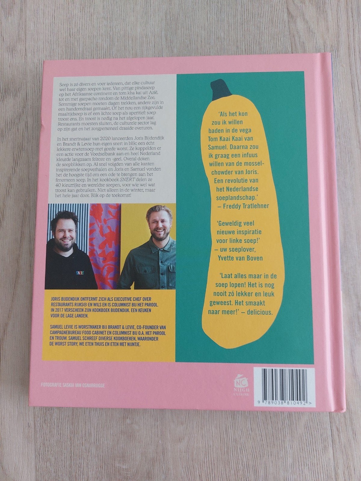 Foto 2 van Snert:Kookboek voor als alles in de soep loopt - 40 recepten