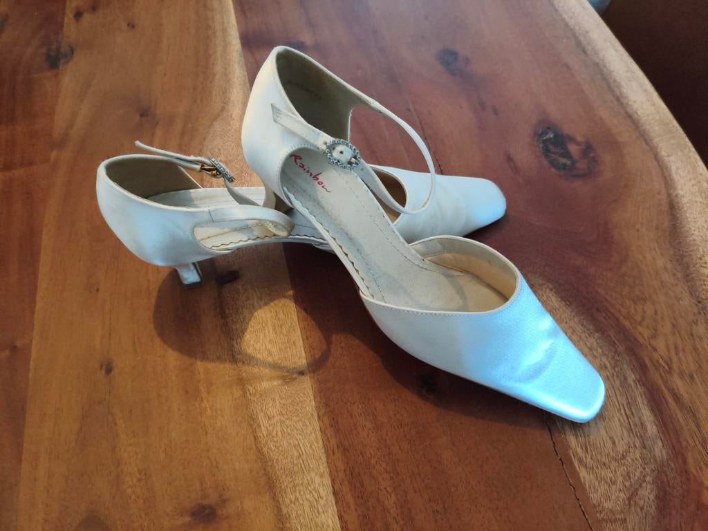 Trouwschoenen wit maat 40, Kleding | Dames, Ophalen, Zo goed als nieuw, Wit, Trouwjurk