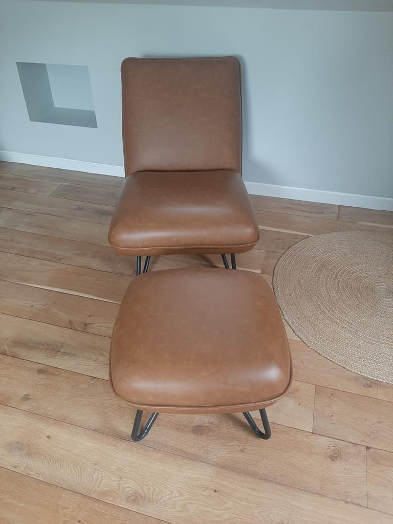 Heerlijke fauteuil met voetenbank in cognac van  Loods 5., Huis en Inrichting, Ophalen, Zo goed als nieuw, 75 tot 100 cm, 50 tot 75 cm
