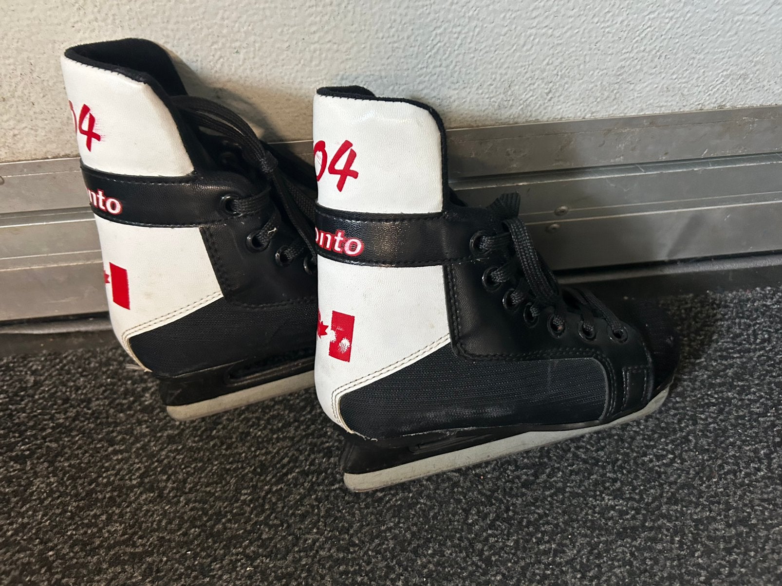 GRATIS Ijshockey schaatsen 34, Sport en Fitness, Schaatsen, Gebruikt, IJshockeyschaatsen, Ophalen, Overige merken