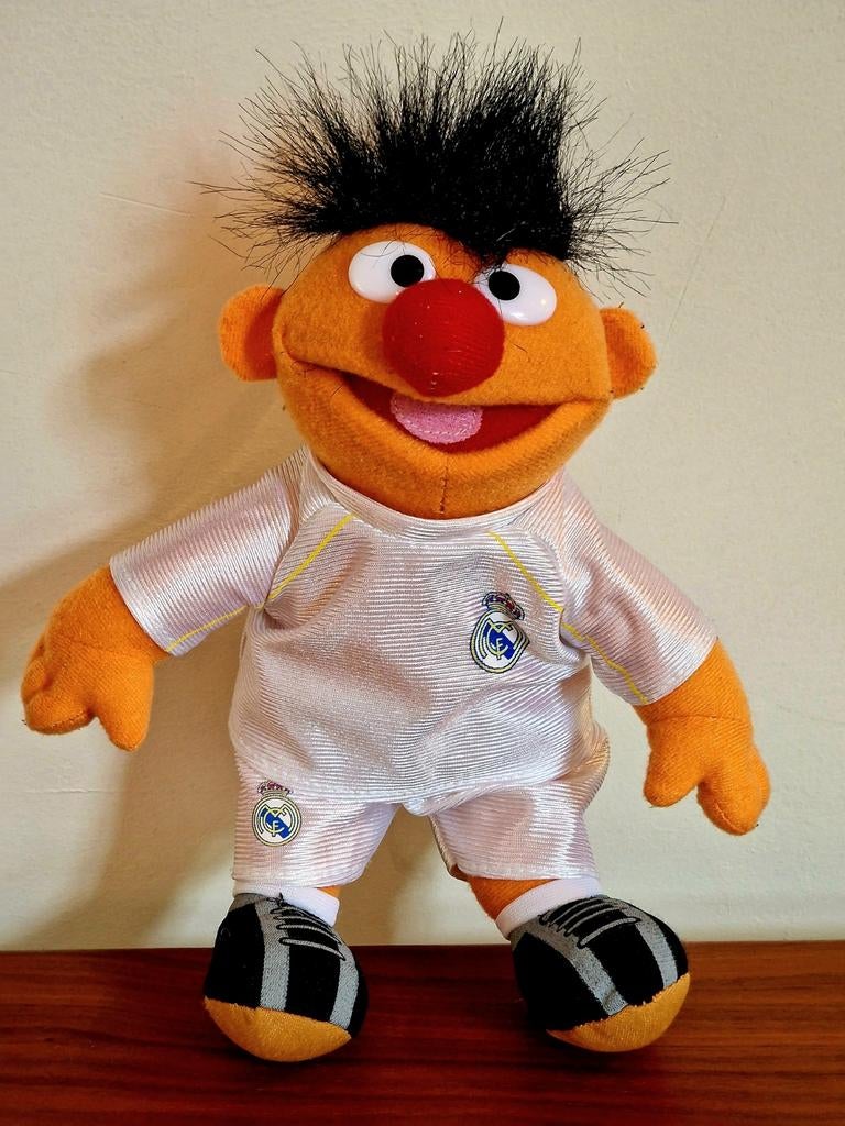 Sesamstraat Ernie Pop Real Madrid voetbal tenue Jim Henson, Kinderen en Baby's, Oranje, Gebruikt, Overige merken, Overige karakters