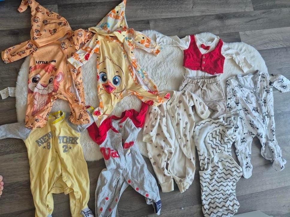 Babykleding pakket 0-3 maanden (rompers, pyjama’s, setjes), Ophalen, Zo goed als nieuw