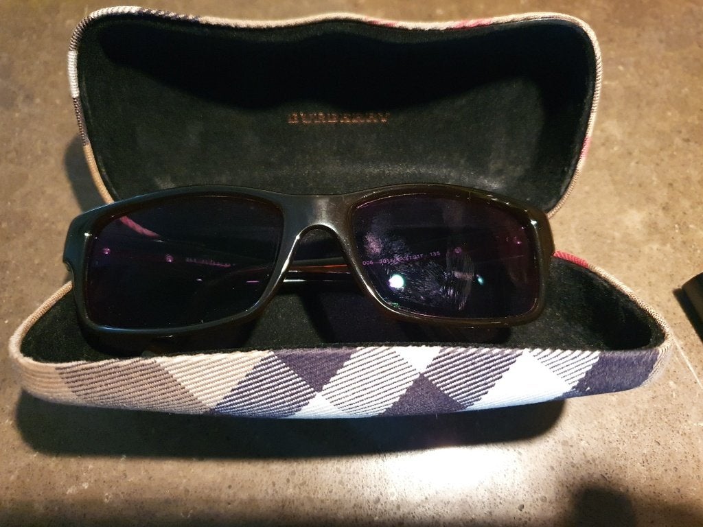 Burberry zonnebril, Ophalen of Verzenden, Zo goed als nieuw, Zonnebril, Overige merken