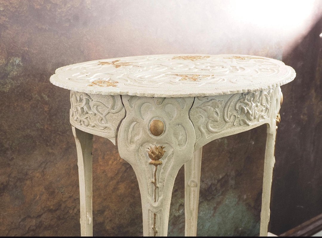 Gietijzeren Bijzettafel - Wit & Goud - 60 cm Hoog, Ophalen of Verzenden