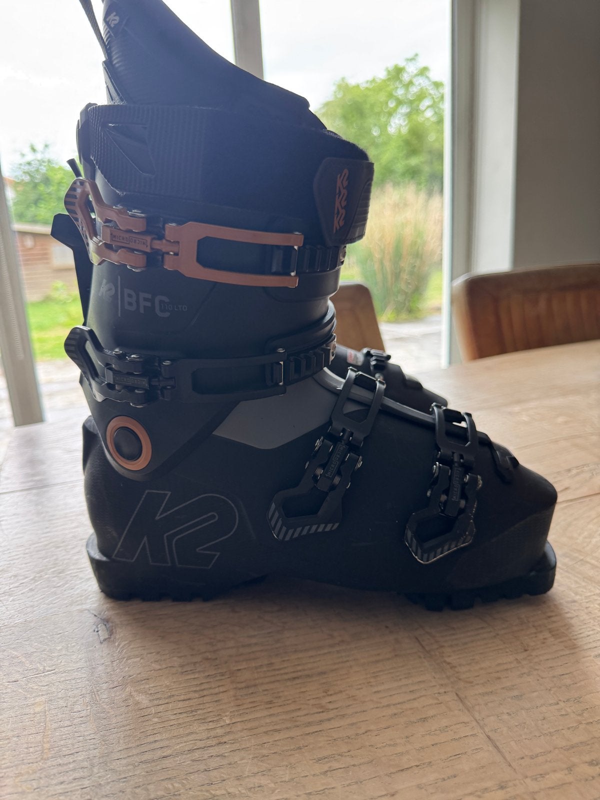 K2 BFC LTD Skischoenen - Maat 27,5 (42,5), Sport en Fitness, Skiën en Langlaufen, 160 tot 180 cm, Schoenen, Zo goed als nieuw