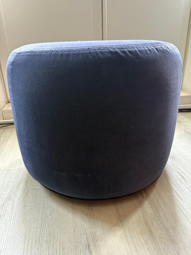 Blauwe poef, Huis en Inrichting, Banken | Voetenbanken en Poefen, Minder dan 50 cm, Rond, Minder dan 50 cm, Ophalen of Verzenden