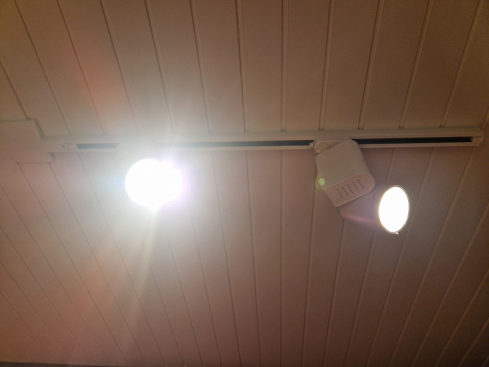 Foto 8 van Vleeslampen diverse maten met 10m geleiderail
