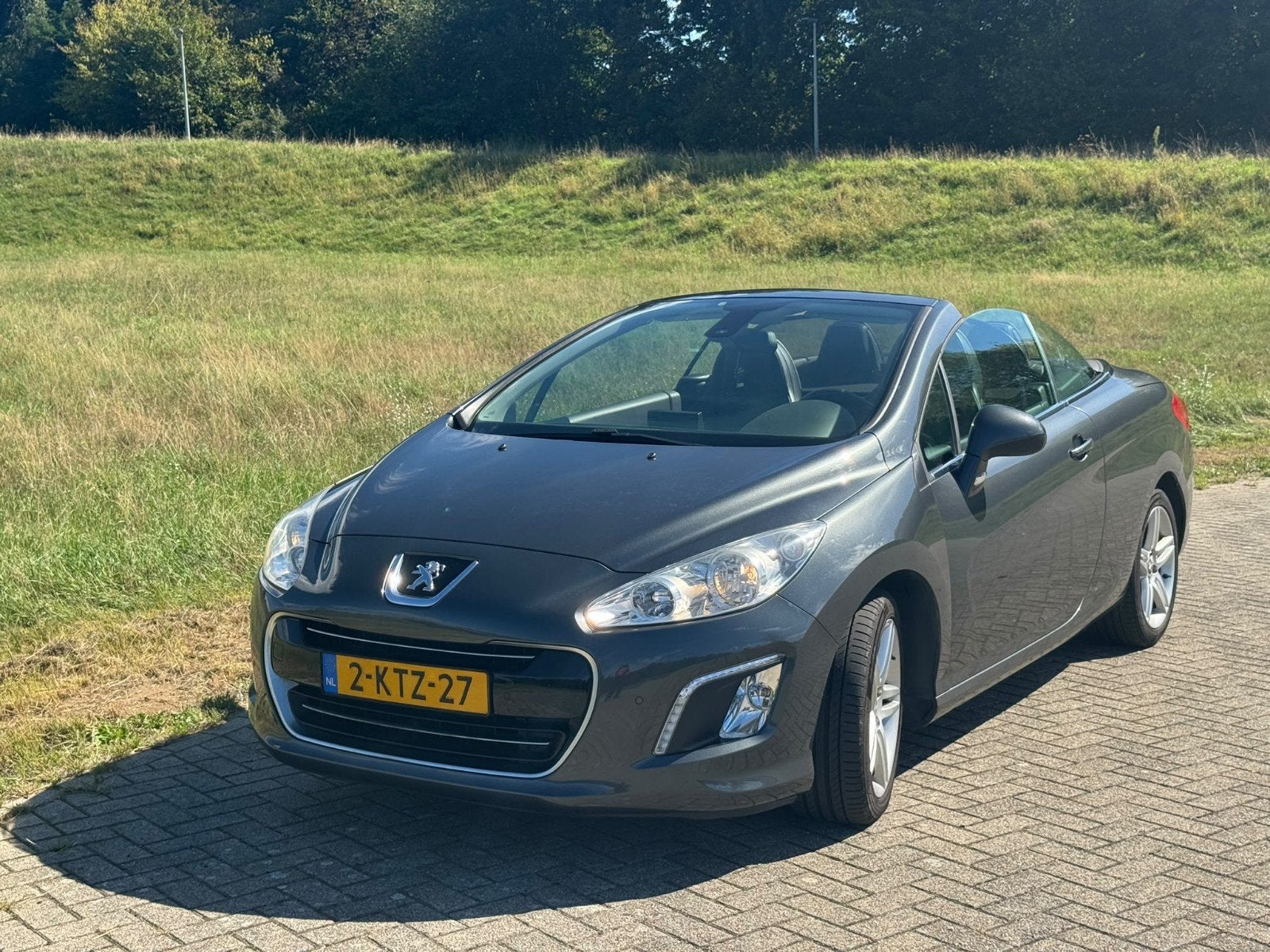 Prachtige peugeot 308cc. cabrio, Auto's, Zwart, 1505 kg, Leder, 155 pk