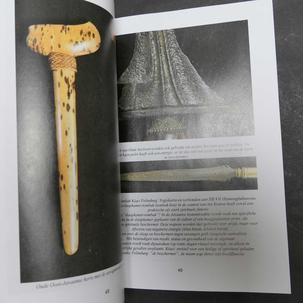 Keris Pusaka Boek BU19 Pusaka Pangruwating Jiwa David Gallas, Antiek en Kunst, Ophalen of Verzenden
