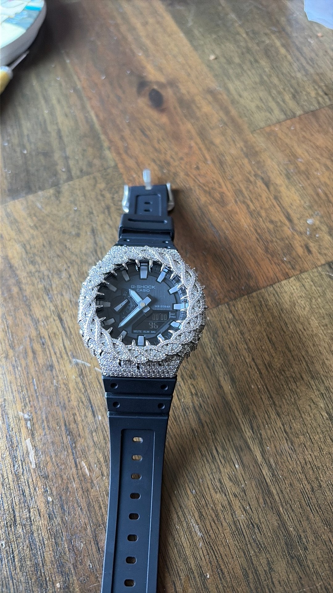 G-Shock Ga2100 thorn bezel iced out, Ophalen of Verzenden, Zo goed als nieuw, Casio