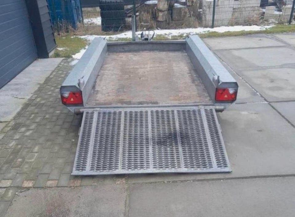 machinetransport 3 ton aanhanger  Huren  € 65 per dag, Ophalen, Zo goed als nieuw, Campingstoel