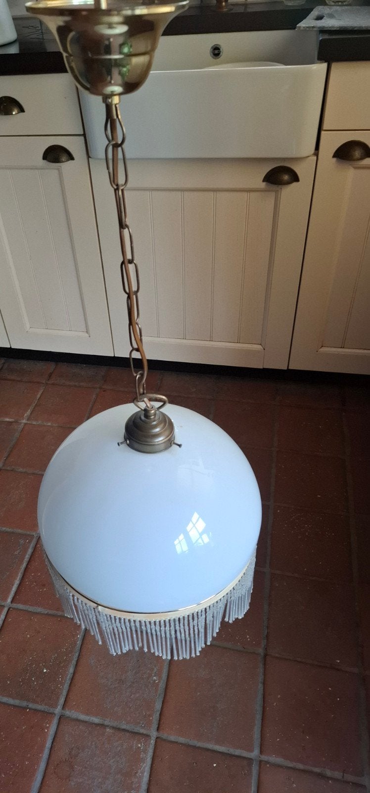 Vintage opaline glazen hanglamp met kralenrand