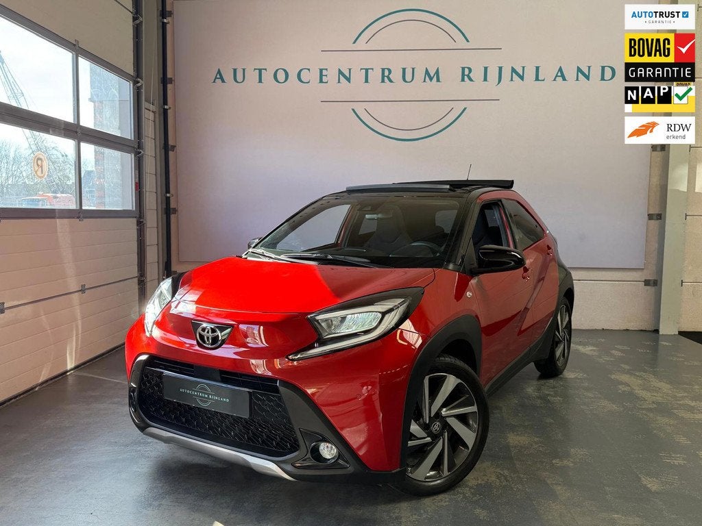 Toyota Aygo X 1.0 VVT-i S-CVT Envy Open Dak Automaat, Camera, Auto's, Automatische klimaatregeling, 4 stoelen, Leder en Stof, Origineel Nederlands