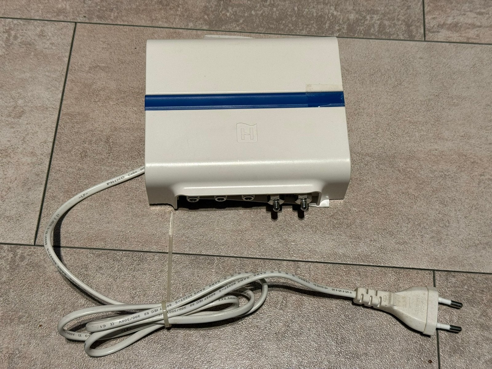 Hirschmann shop hmv 41 antenne versterker 4x verdeler COAX, Ophalen of Verzenden, Zo goed als nieuw, Minder dan 2 meter, Coaxiale kabel