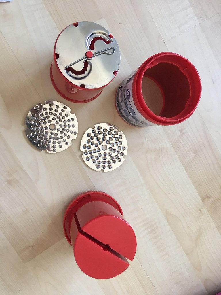 Rasp met 3 snijbladen, Ophalen of Verzenden, Zo goed als nieuw