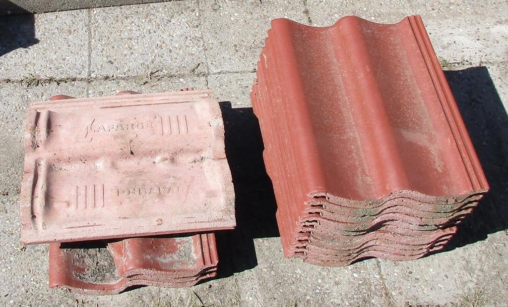 49 rode dakpannen (sneldek, beton, Lafarge), Ophalen, Overige materialen, Gebruikt, 5 tot 10 m²