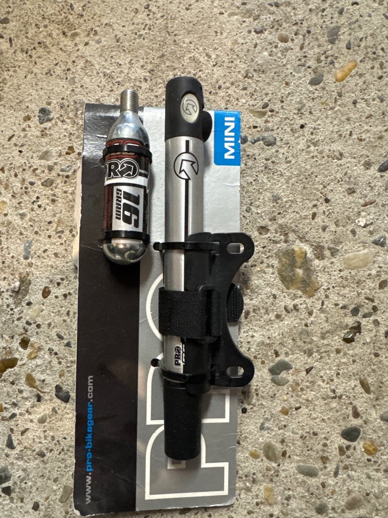 Fietspomp hand en co2 racefiets, Ophalen, Nieuw