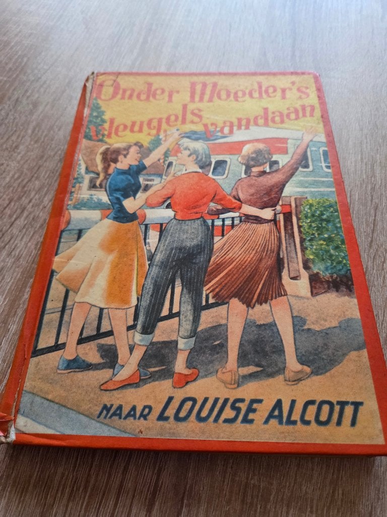 Boek Onder Moeders Vleugels Vandaan, Ophalen of Verzenden, Zo goed als nieuw, Loise Alcott, Nederland