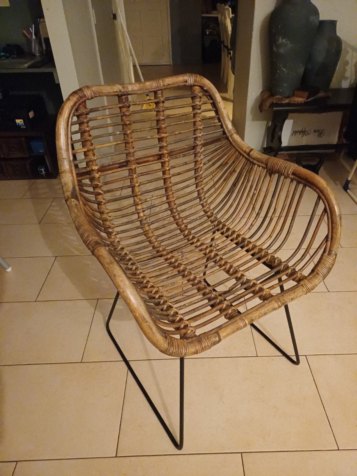 rotan stoel met metalen poten, Ophalen, Gebruikt, Bruin, Riet of Rotan
