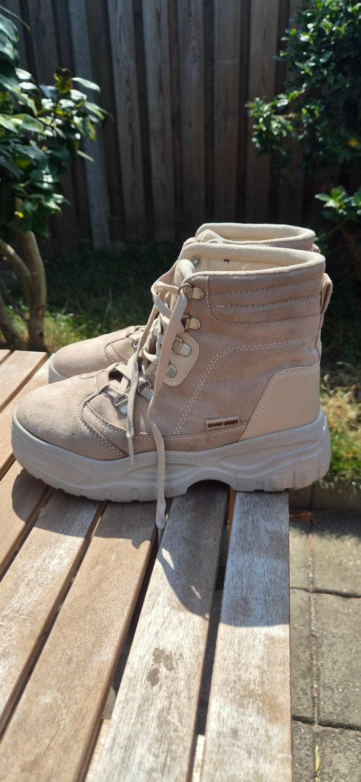Beige suède veterboots – maat 37, Ophalen, Zo goed als nieuw, Schoenen