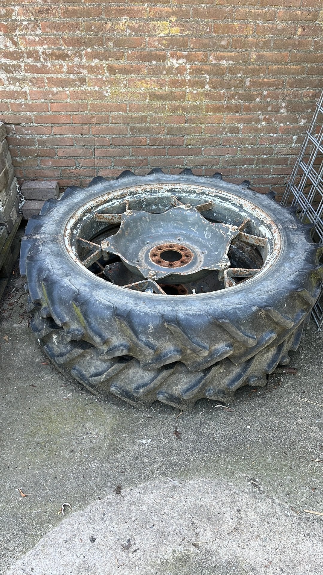 Banden Ford 3000, Ophalen