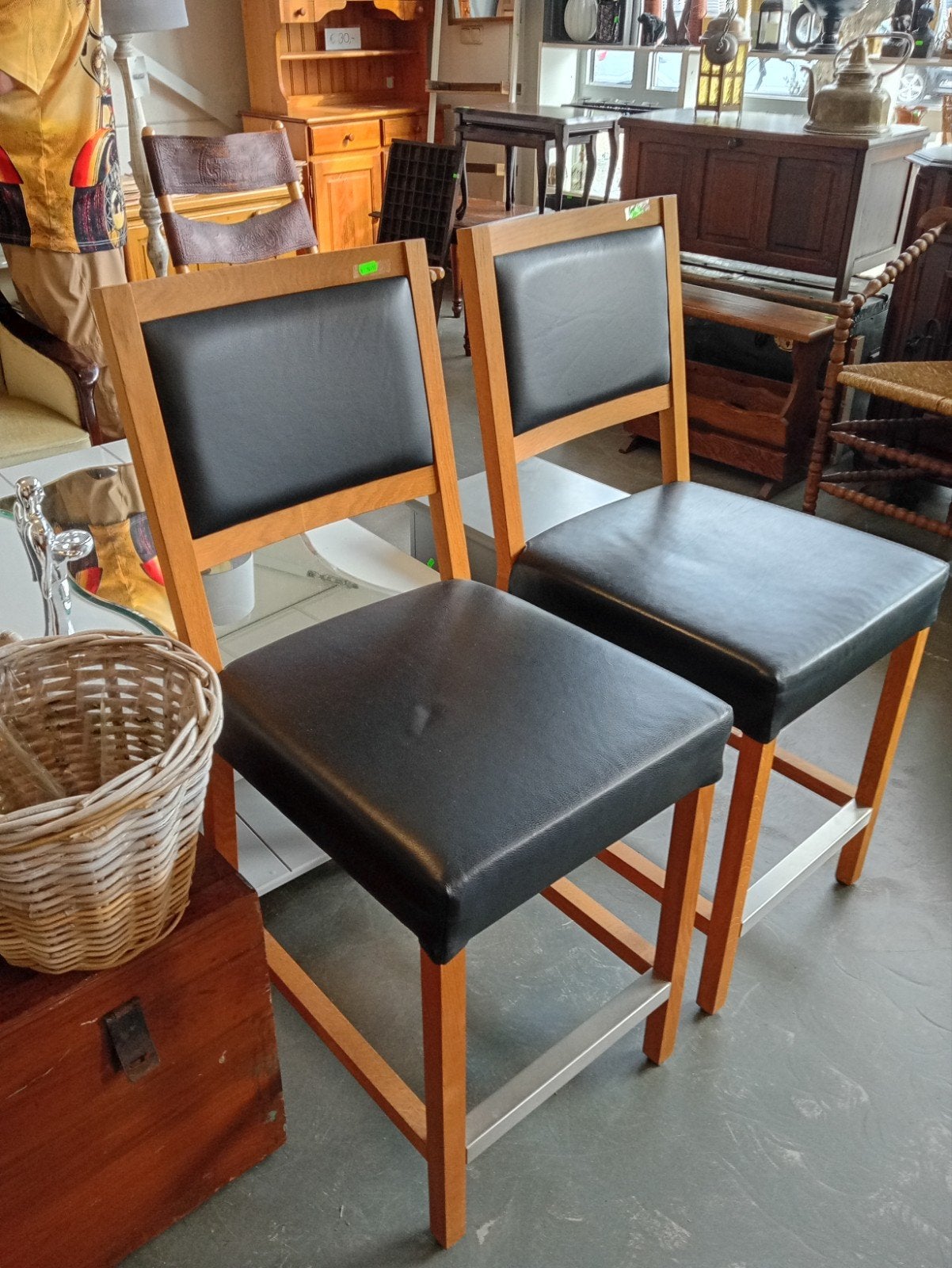 Hoge stoelen, leer, hout, Ophalen