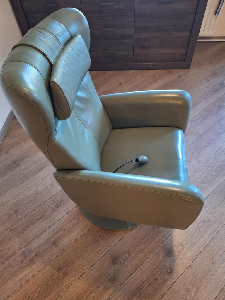 Comfortabele groene leren relaxfauteuil, Gebruikt, Ophalen of Verzenden, 75 tot 100 cm, Modern