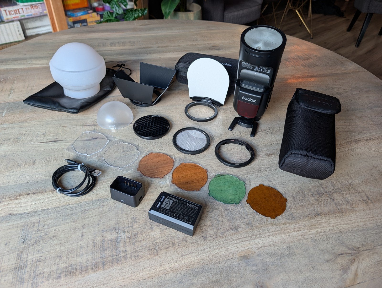 Godox V1-C flitser voor Canon (met AK-R1 magnetische kit ), Canon, Canon, Ophalen of Verzenden, Lichtvormer