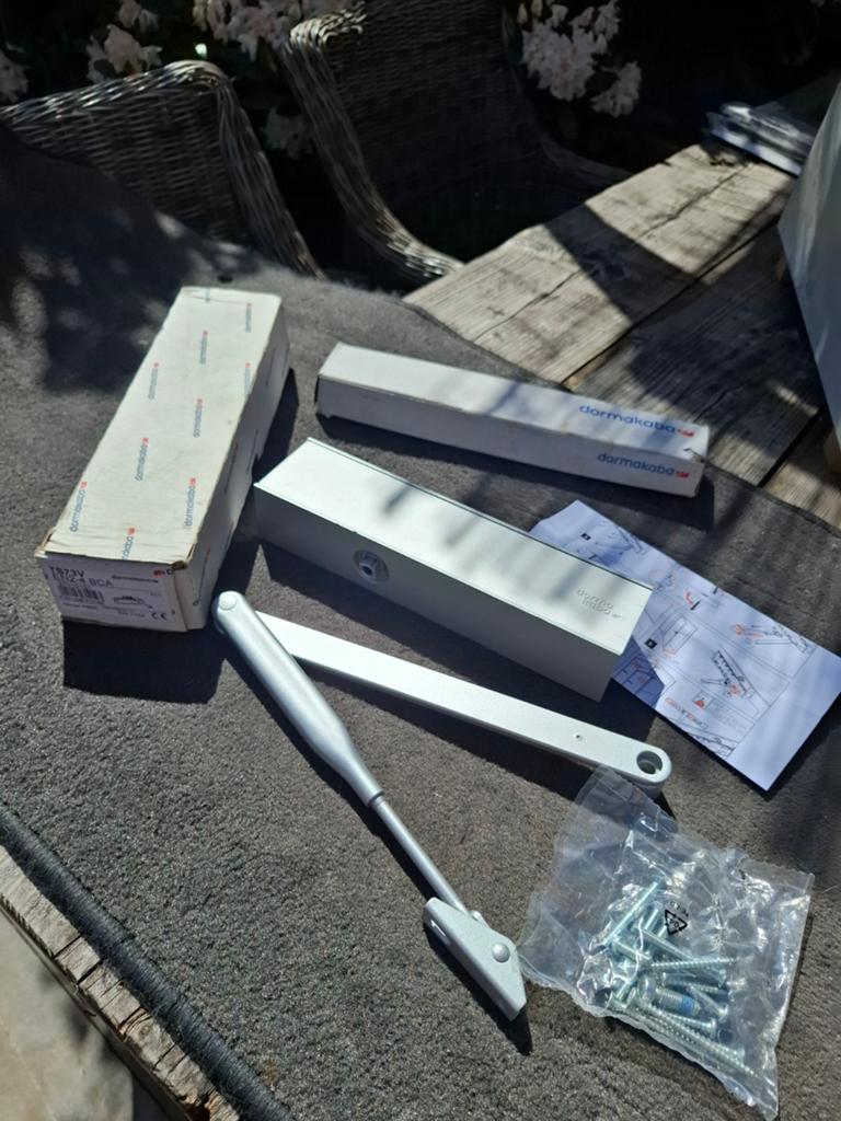 Dorma Kaba TS73V Deurdranger EN2-4 BCA - Nieuw in doos, Ophalen of Verzenden, Nieuw, Overige materialen, Overige typen