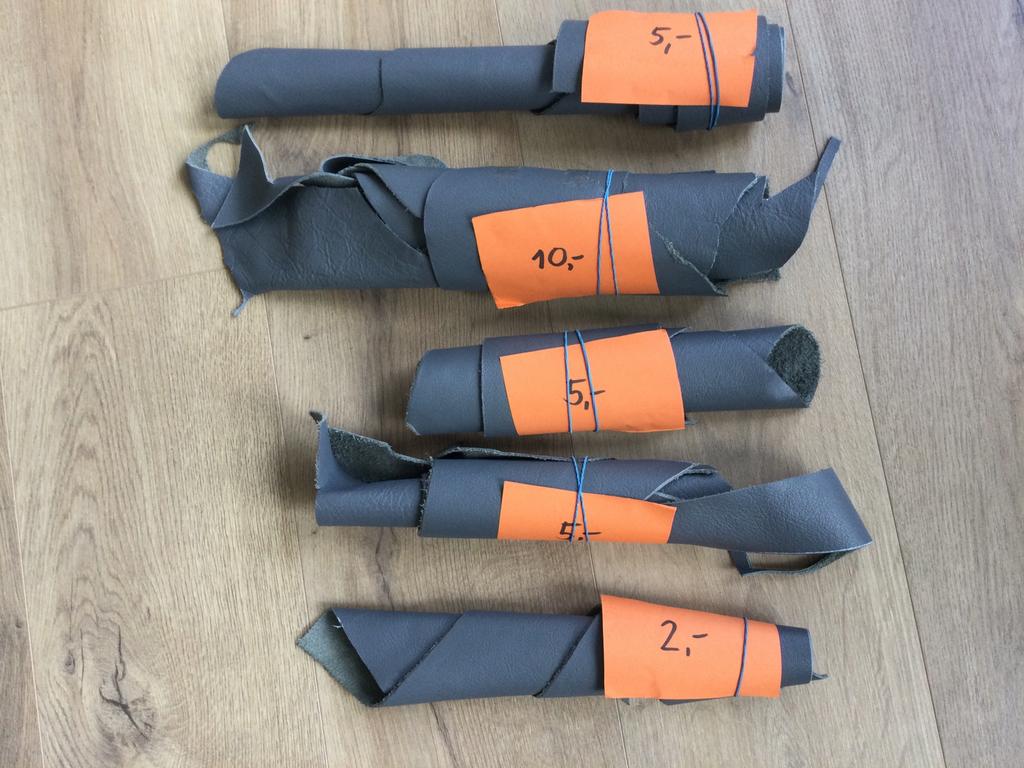 Restant grijs leer, Leer of Kunstleer, Ophalen of Verzenden, Zo goed als nieuw, 30 tot 120 cm