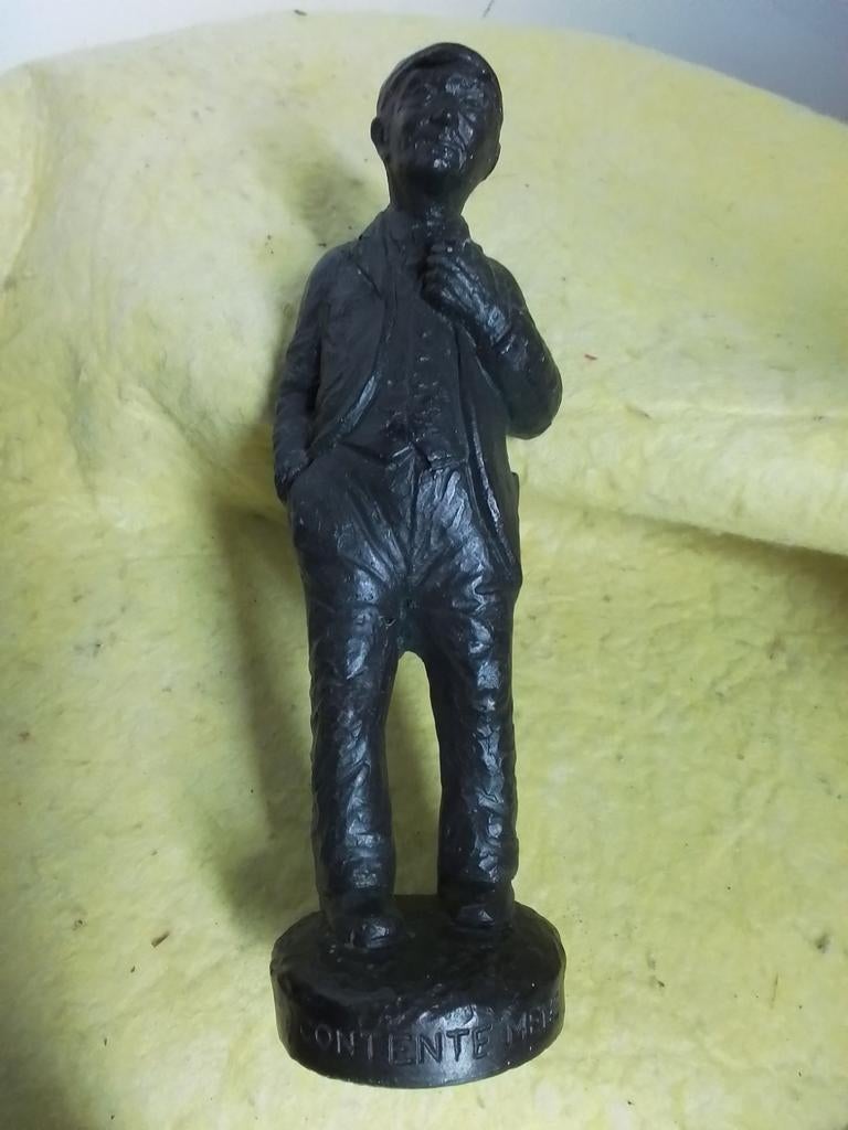 19124) mooi beeldje  DE Contente Mens  hoog  20cm, Ophalen of Verzenden, Zo goed als nieuw, Mens
