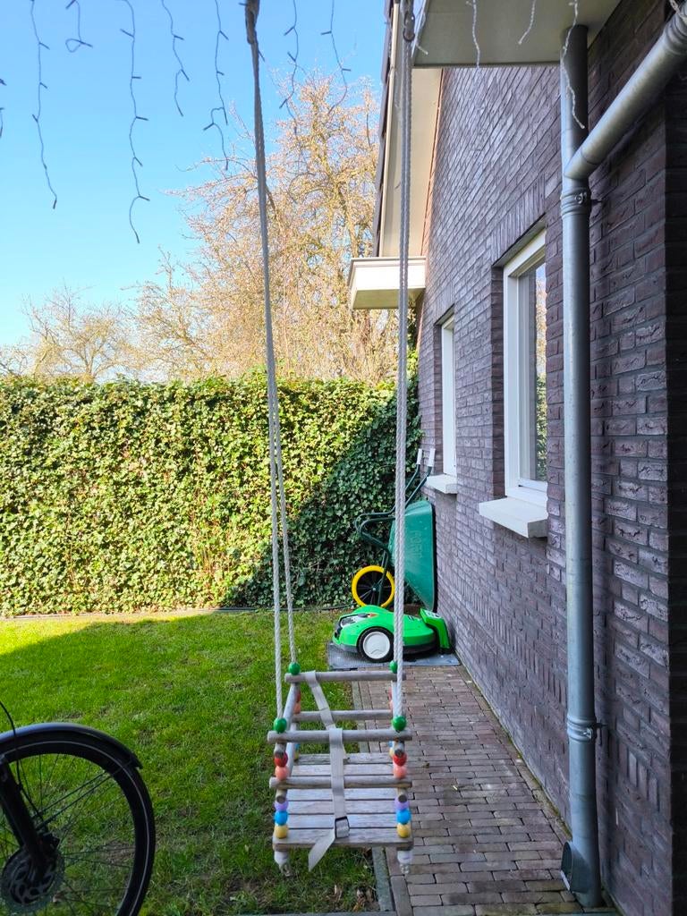 Houten babyschommel met gekleurde kralen, Ophalen