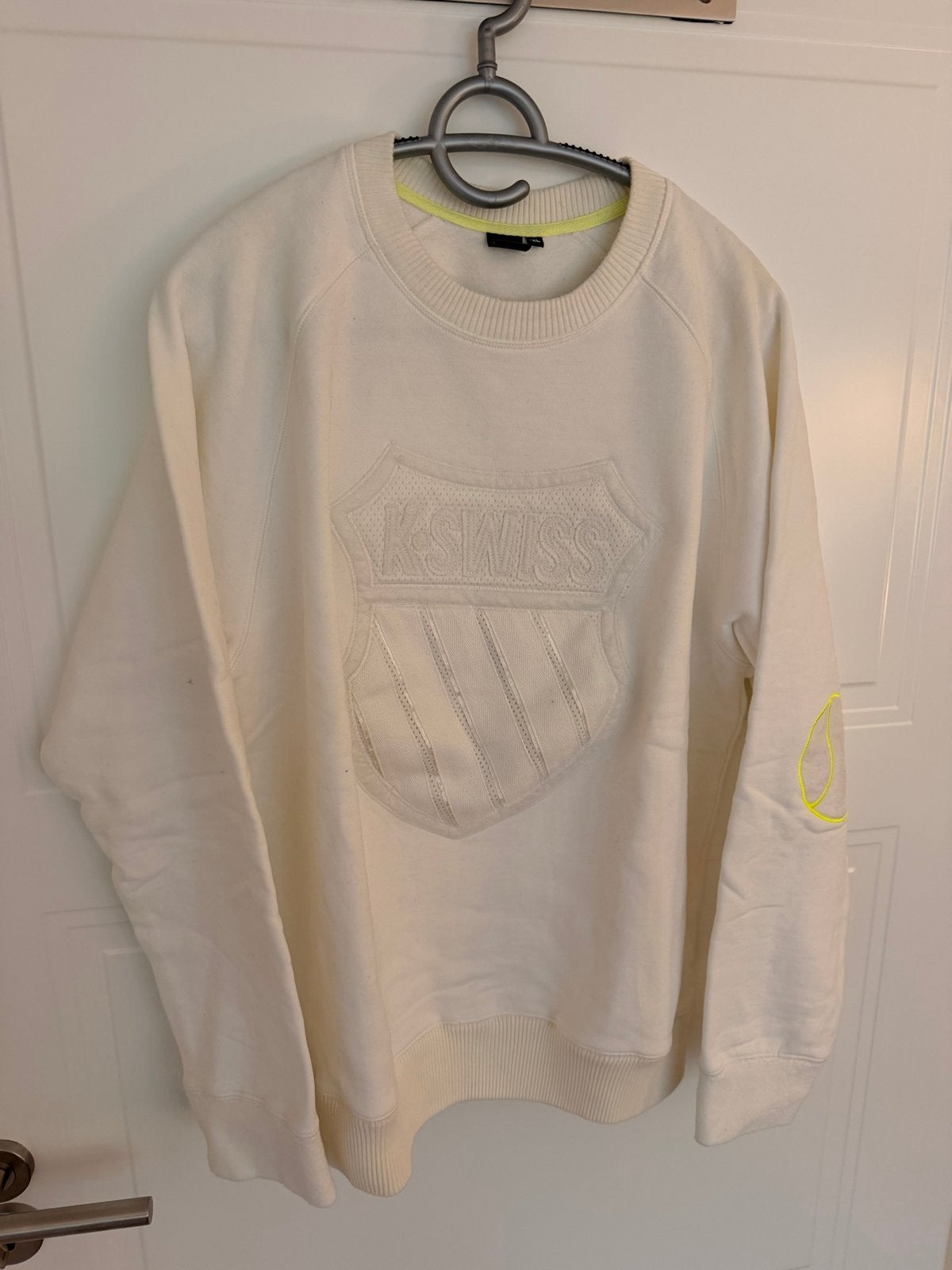 K-Swiss sweater XL - gebroken wit met neon details, Ophalen of Verzenden, Gedragen, Maat 56/58 (XL), Overige kleuren