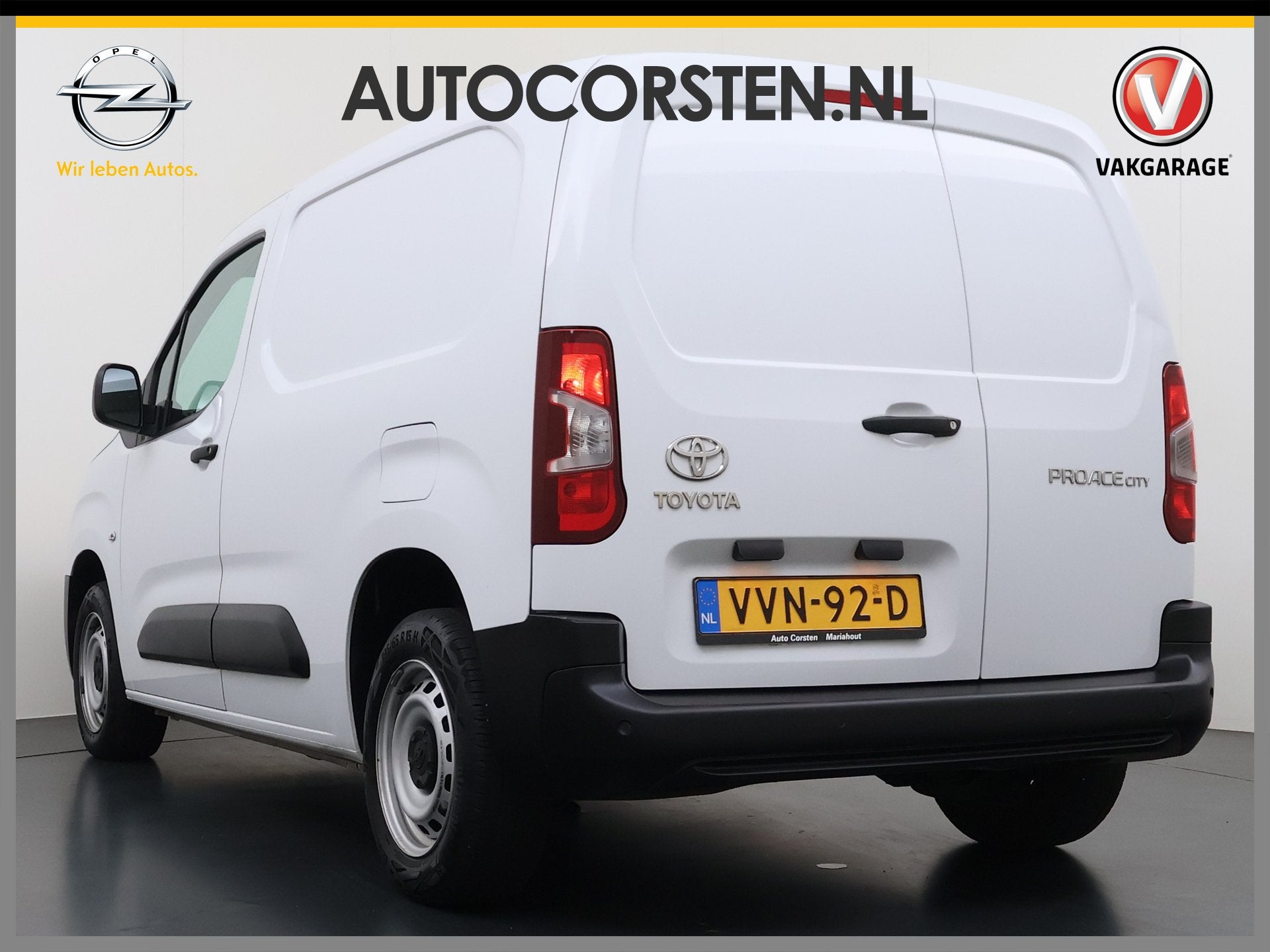 Toyota ProAce CITY 1.2T 111PK Benzine 3-Persoons Euro 6 Navi, Voorwielaandrijving, Wit, Origineel Nederlands, Bedrijf